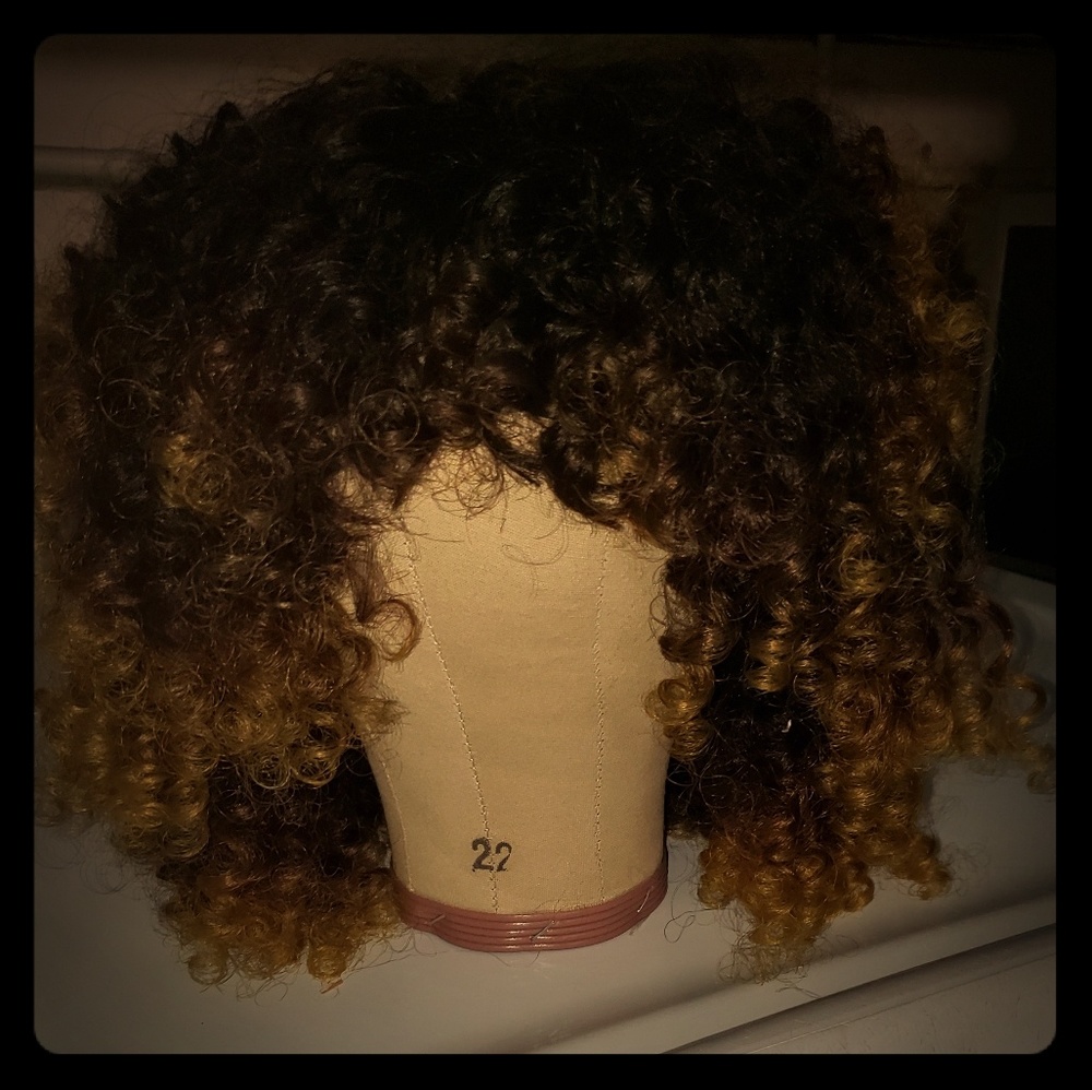 Ombre curly wig